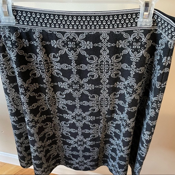 Max Studio Skirt - Picture 1 of 3